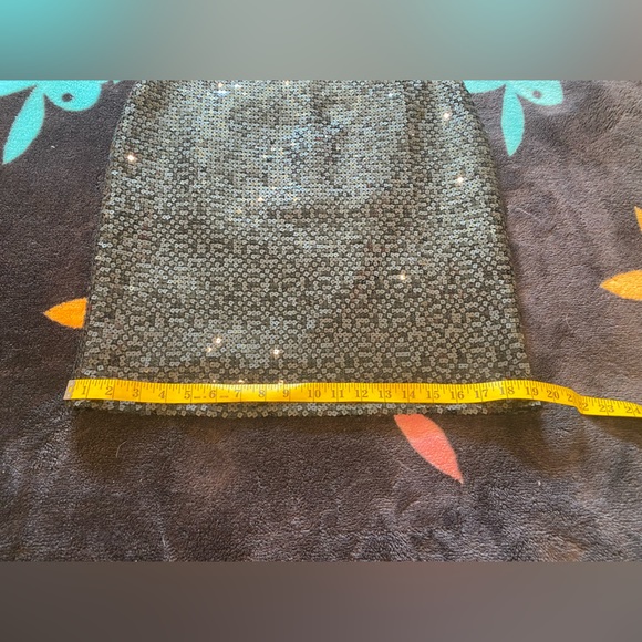 Chanel 2002 Fall sequin black mini skirt size XL pristine condition!!! - Picture 10 of 11